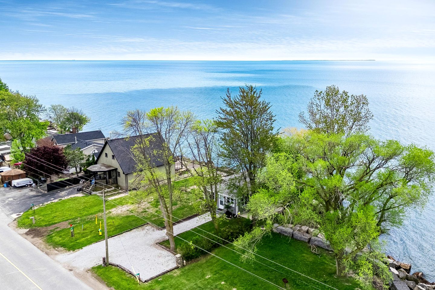 Impressive Waterfront Cottage with Fantastic Views in Leamington, Ontario