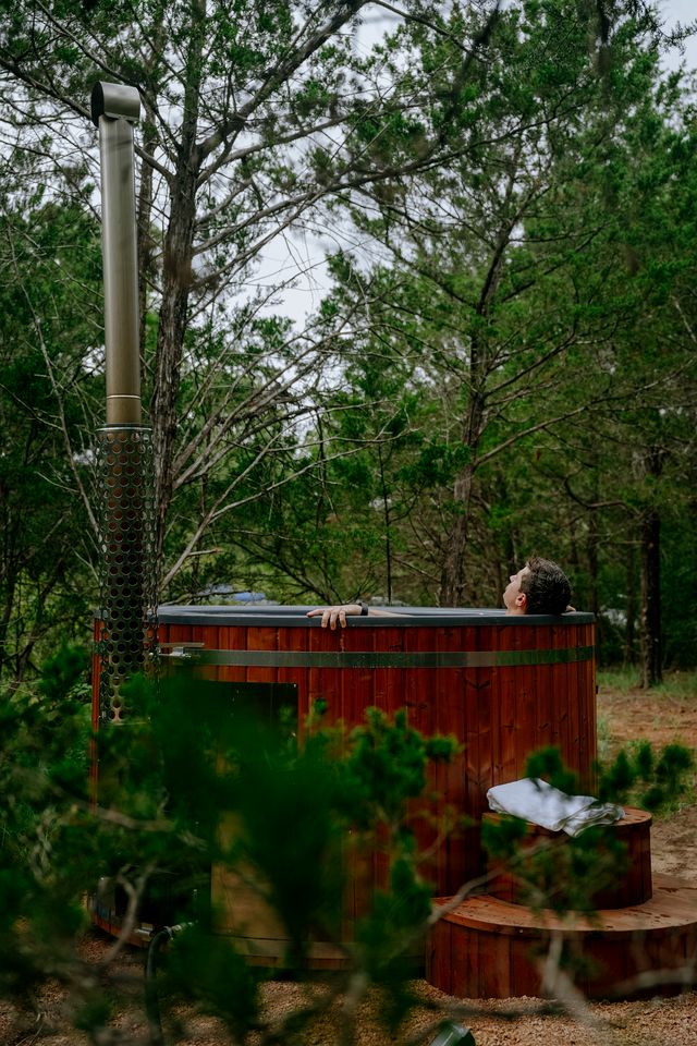 Romantic Mirror Cabin Retreat by the Lake in the Enchanted Forests of Texas