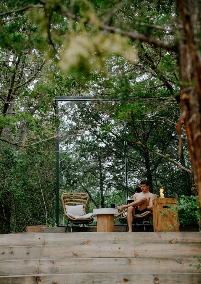 Romantic Mirror Cabin Retreat by the Lake in the Enchanted Forests of Texas