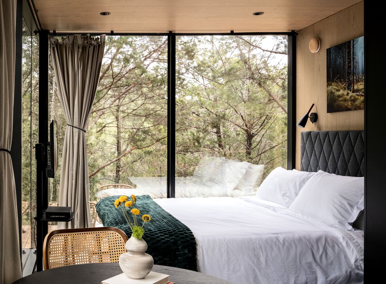 Romantic Mirror Cabin Retreat by the Lake in the Enchanted Forests of Texas