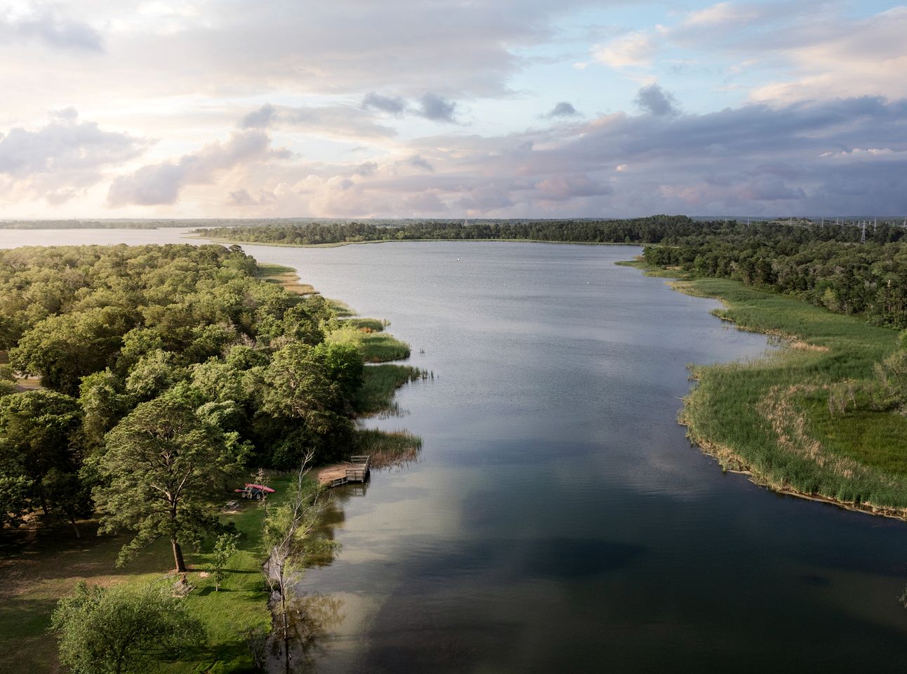Romantic Mirror Cabin Retreat by the Lake in the Enchanted Forests of Texas