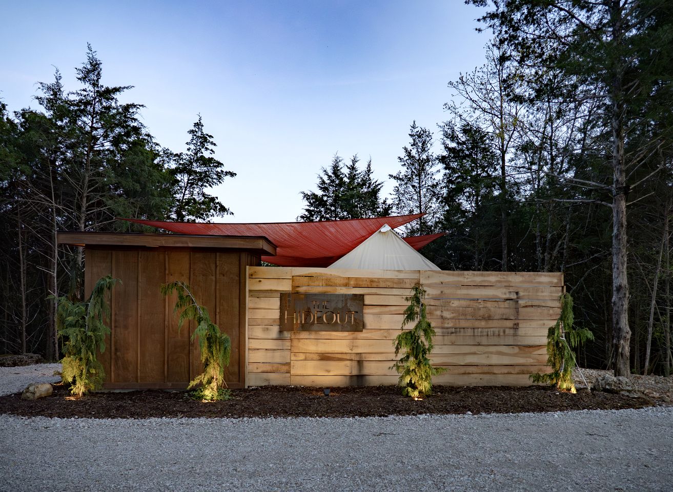 Romantic Safari Tent Hideaway Surrounded by Majestic Mountains near the Sparkling Lake in Branson Missouri