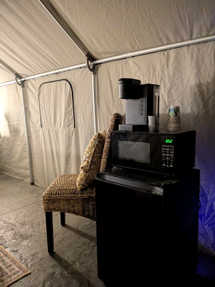 Romantic Safari Tent Hideaway Surrounded by Majestic Mountains near the Sparkling Lake in Branson Missouri
