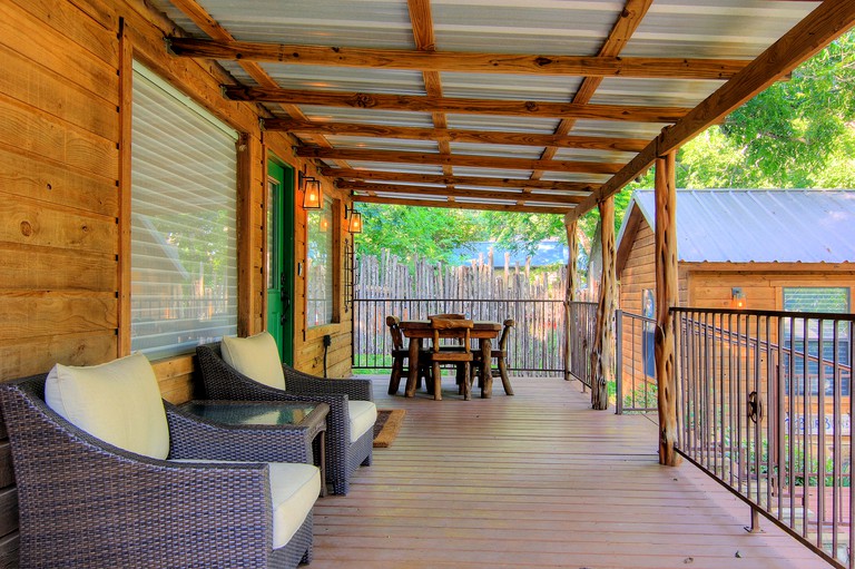 Cabins (New Braunfels, Texas, United States)