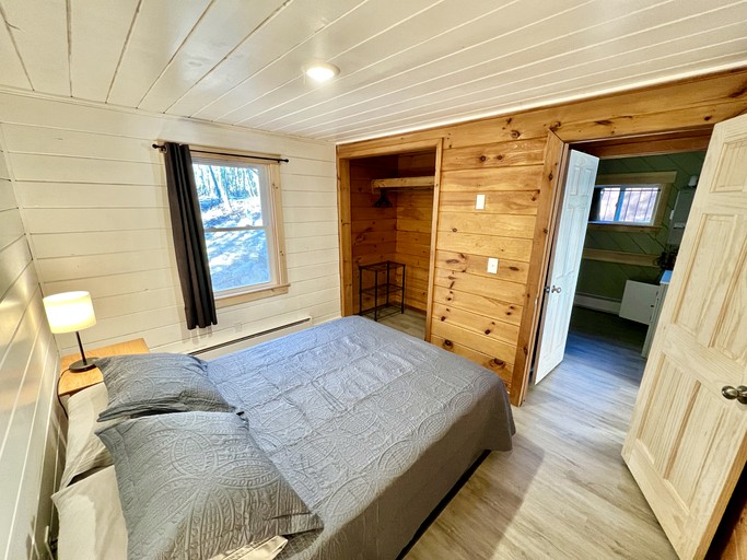 Cabins (United States of America, Burnham, Maine)