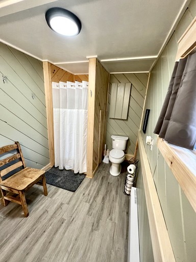 Cabins (United States of America, Burnham, Maine)