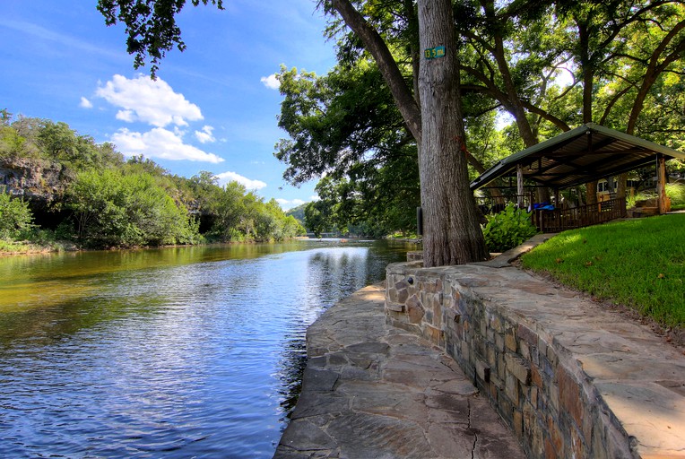 Cabins in New Braunfels, TX on the Guadalupe River