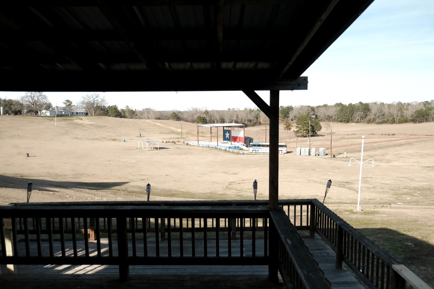 Rustic Romance: Cabin Getaway for a Dreamy Weekend in Nature near Mount Enterprise, Texas