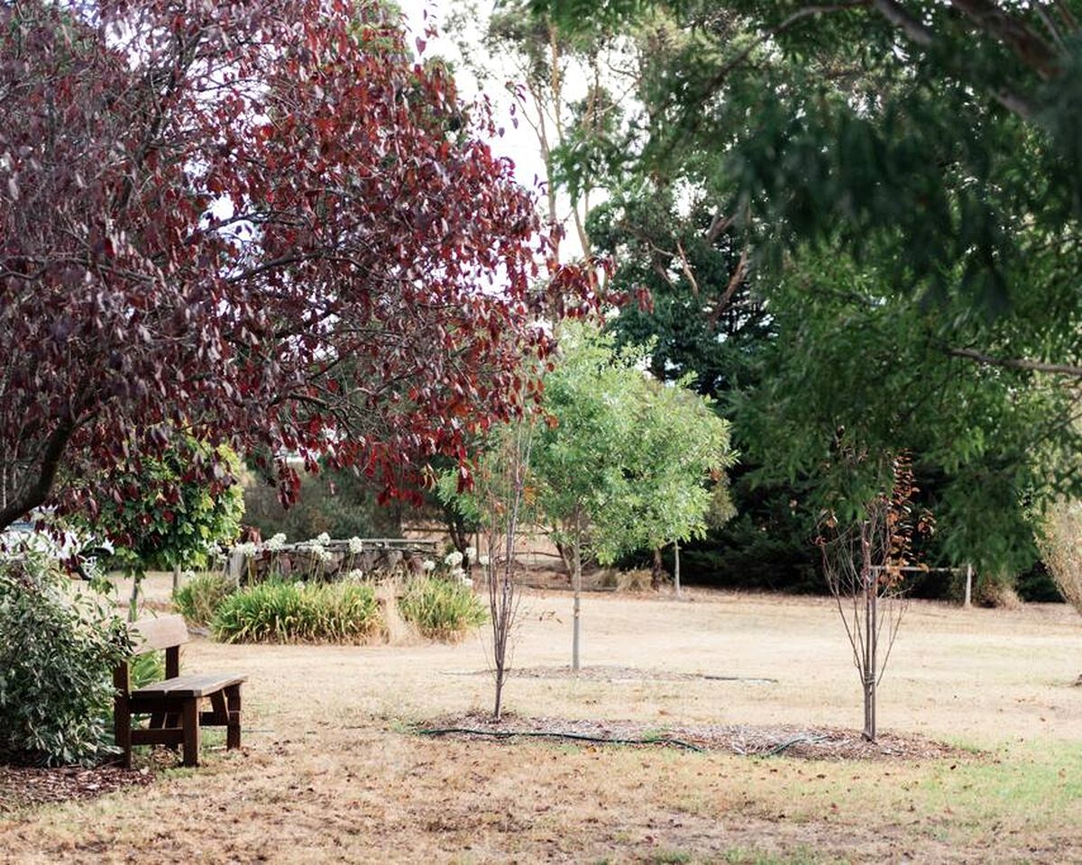 Elegant Stylish Cottage Perfect for a Peaceful Escape in Victoria