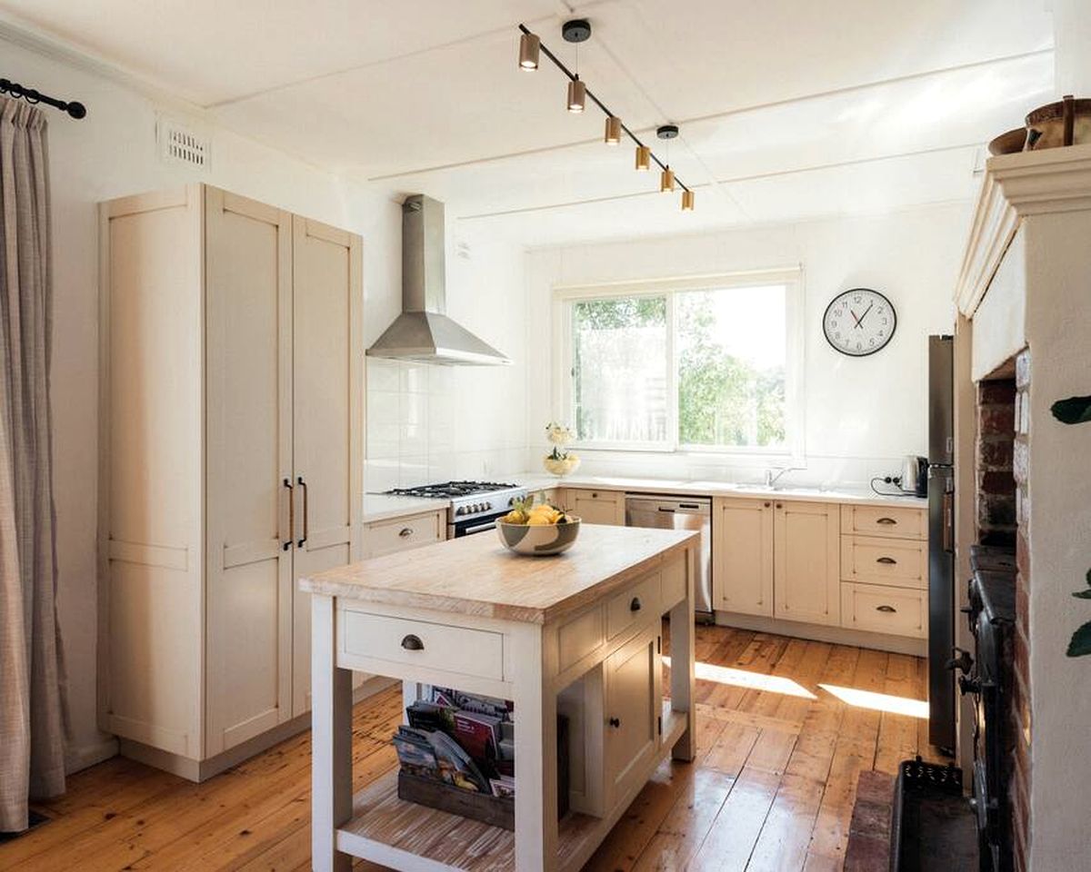 Elegant Stylish Cottage Perfect for a Peaceful Escape in Victoria