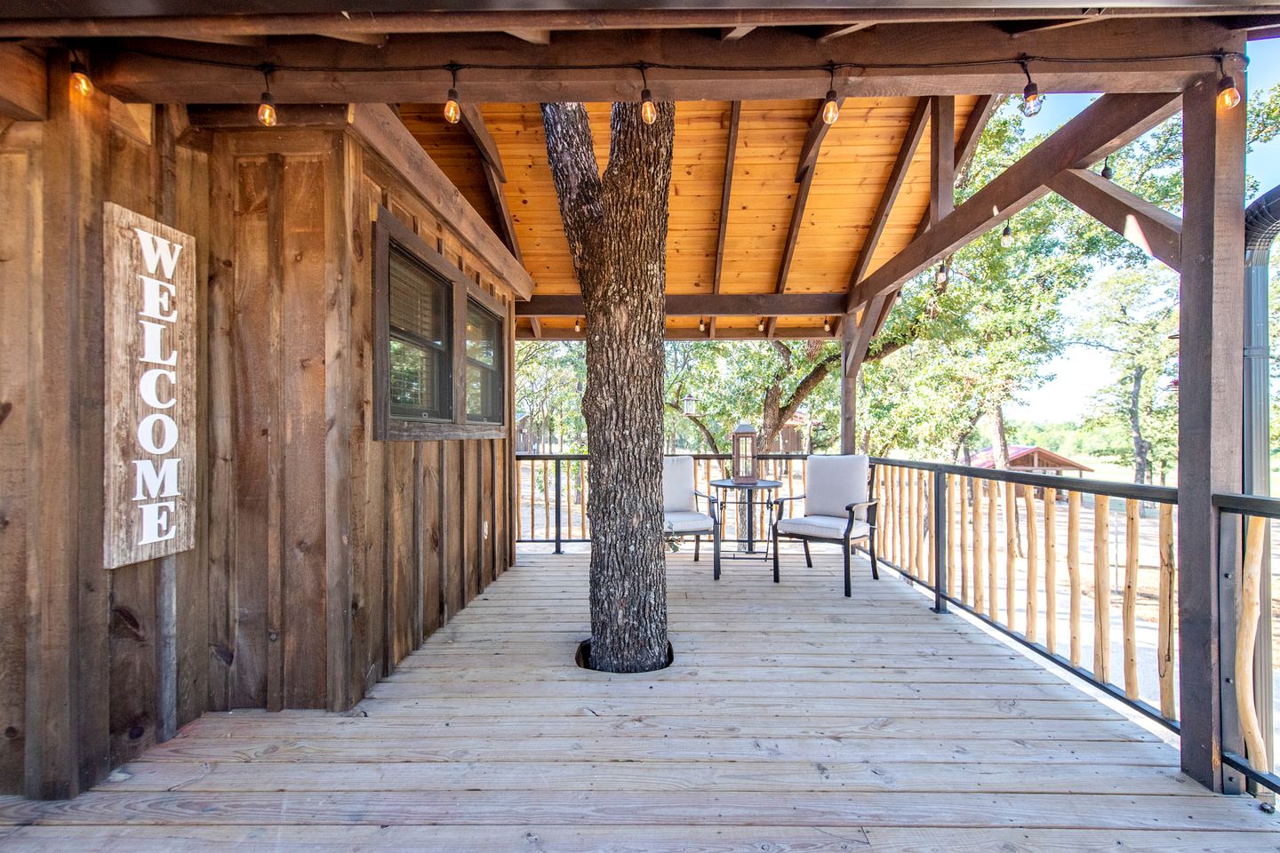 Romantic Tree House for Texas Glamping in Elm Mott