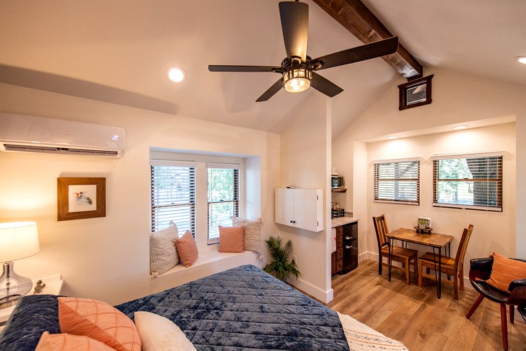 Tree Houses (United States of America, Elm Mott, Texas)