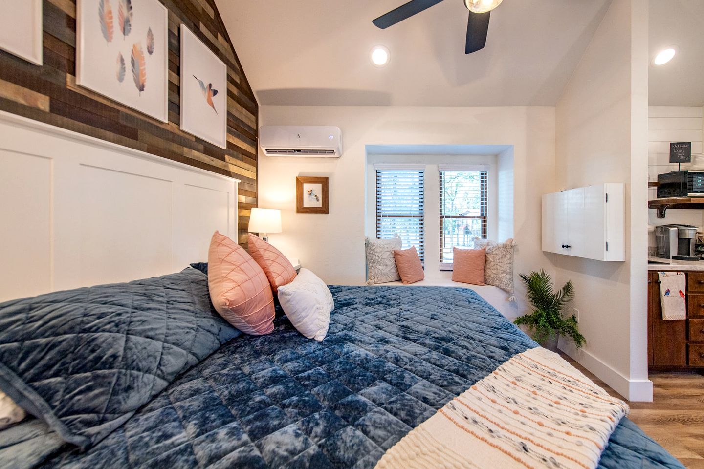 Romantic Tree House for Texas Glamping in Elm Mott