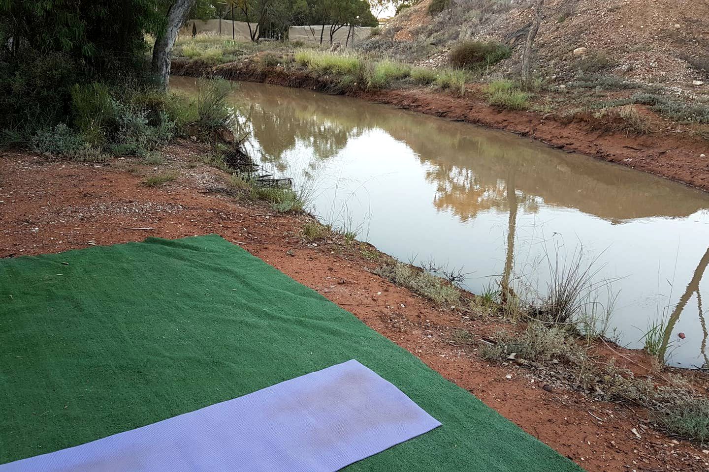 Lightning Ridge Accommodation in a Rustic Outback Caravan Rental, New South Wales