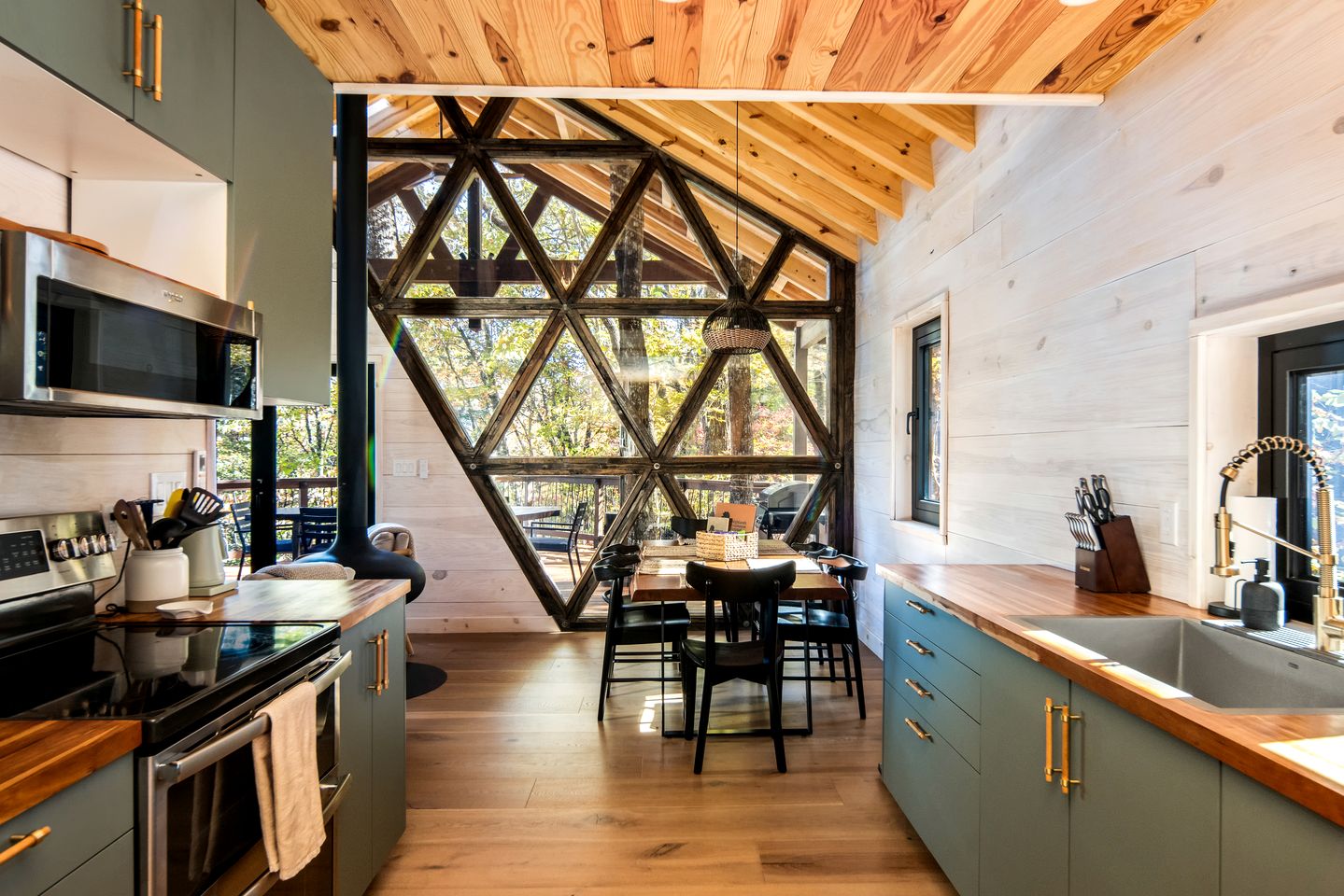 Secluded Adventure Treehouse with Net Loft & Swaying Bridge Near Highlands, NC