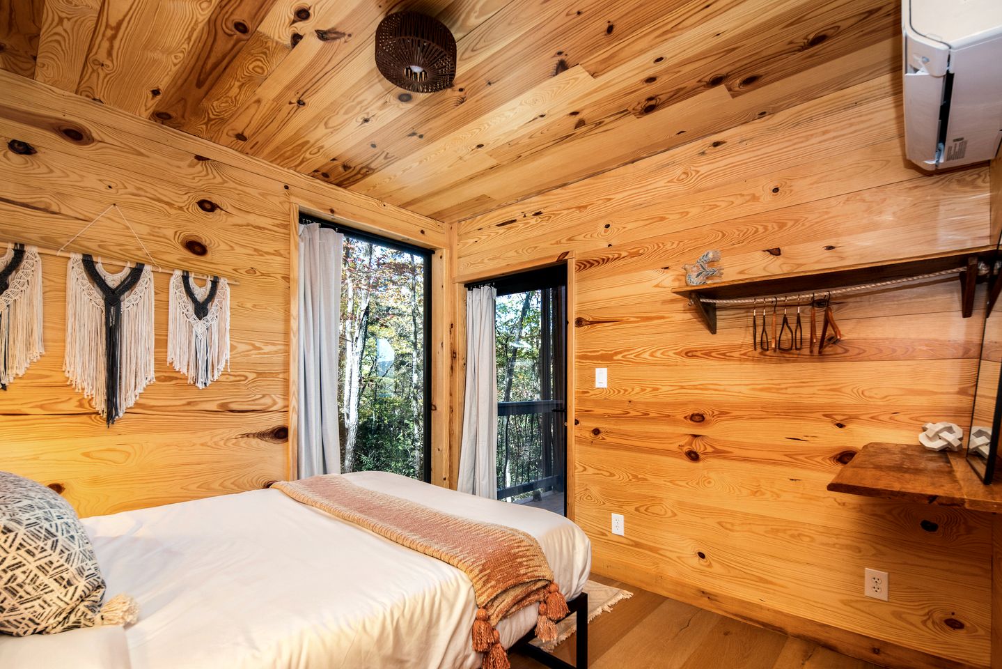 Secluded Adventure Treehouse with Net Loft & Swaying Bridge Near Highlands, NC