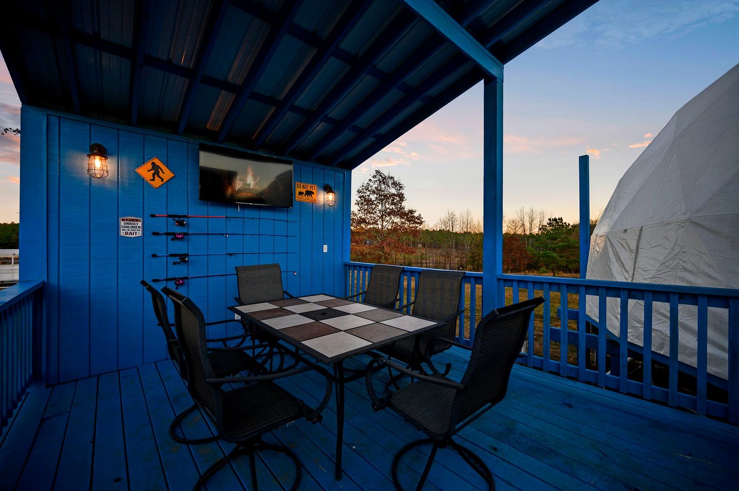 Incredi-Dome Family Experience in Broken Bow, OK