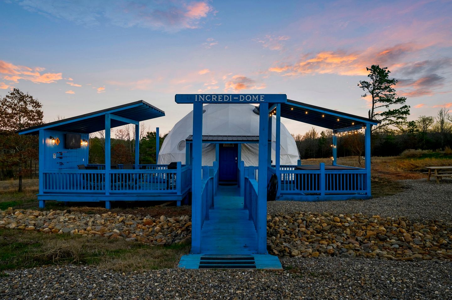 Incredi-Dome Family Experience in Broken Bow, OK