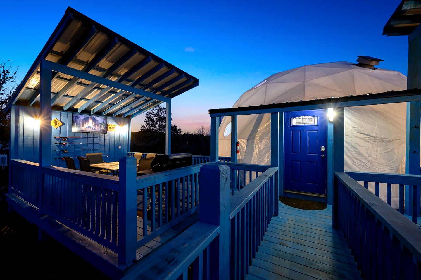 Incredi-Dome Family Experience in Broken Bow, OK
