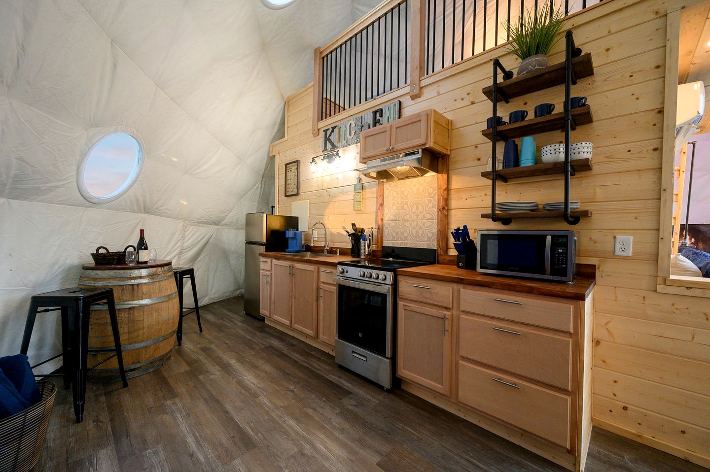 Incredi-Dome Family Experience in Broken Bow, OK