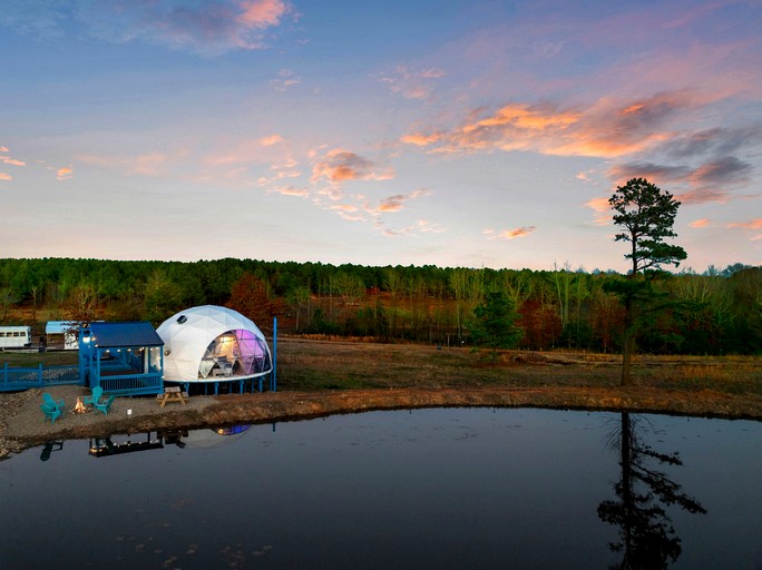 Domes (United States of America, Broken Bow, Oklahoma)