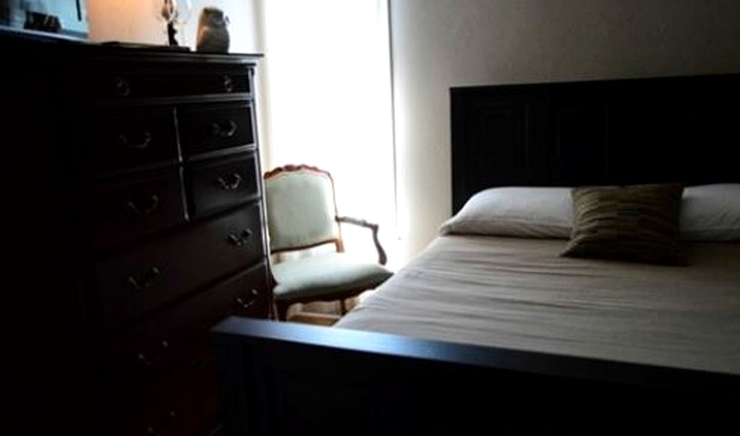 Romantic Bed and Breakfast Getaway with Pool in Essex County, Ontario