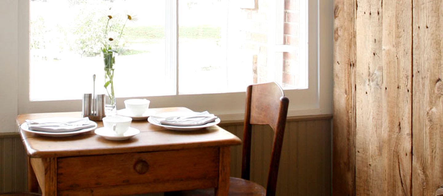 Romantic Getaway for Two with Hot Tub near Lakeshore, Ontario