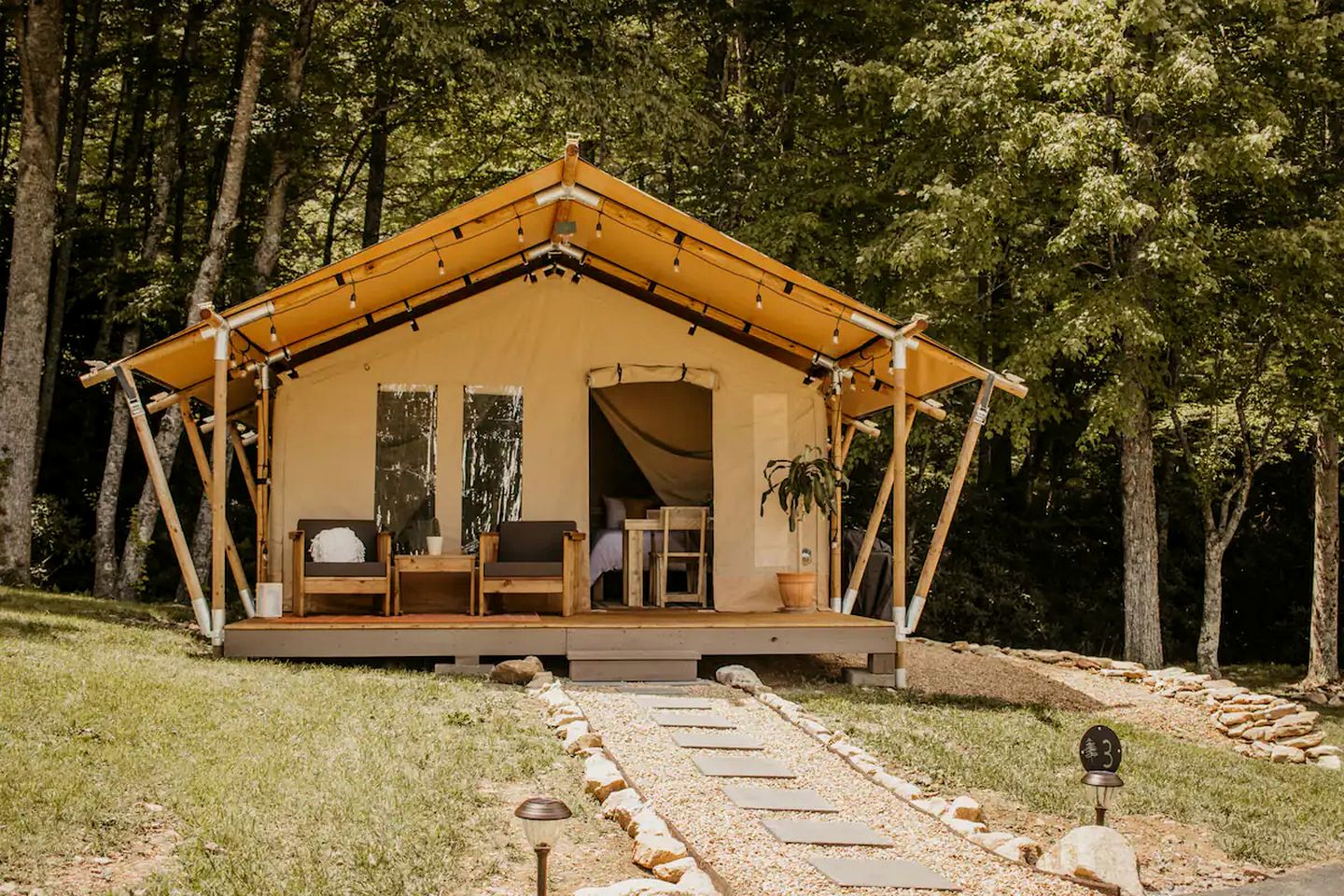 Beautiful Safari Tent Perfect for Couples in Erwin, Tennessee
