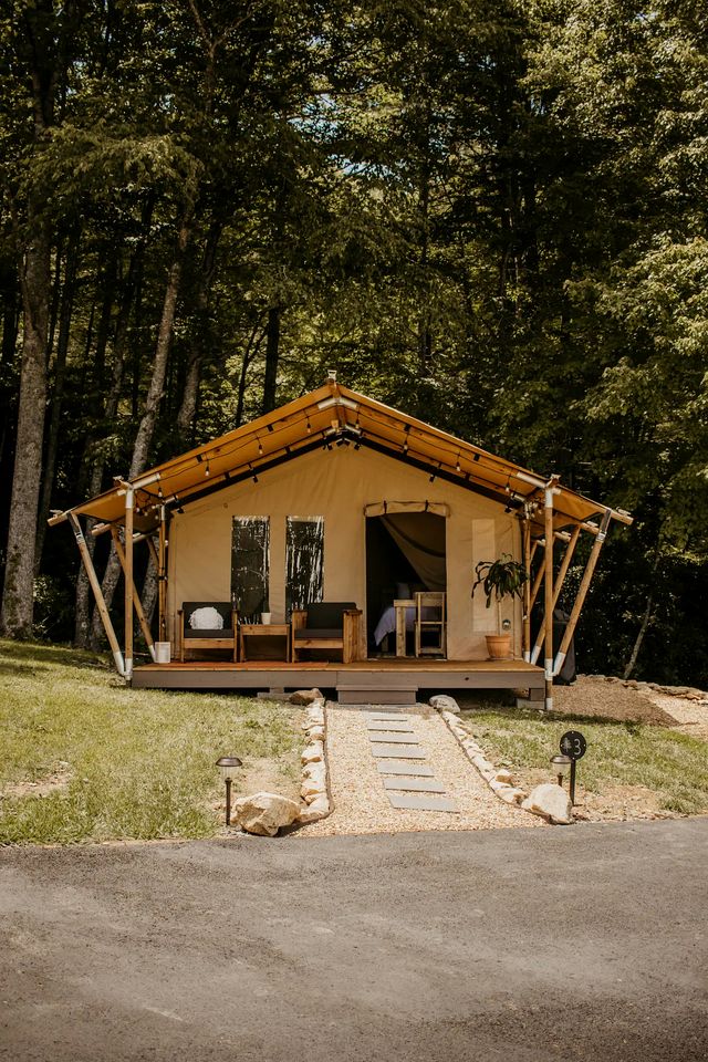 Beautiful Safari Tent Perfect for Couples in Erwin, Tennessee