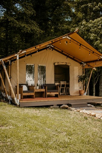 Safari Tents (United States of America, Erwin, Tennessee)