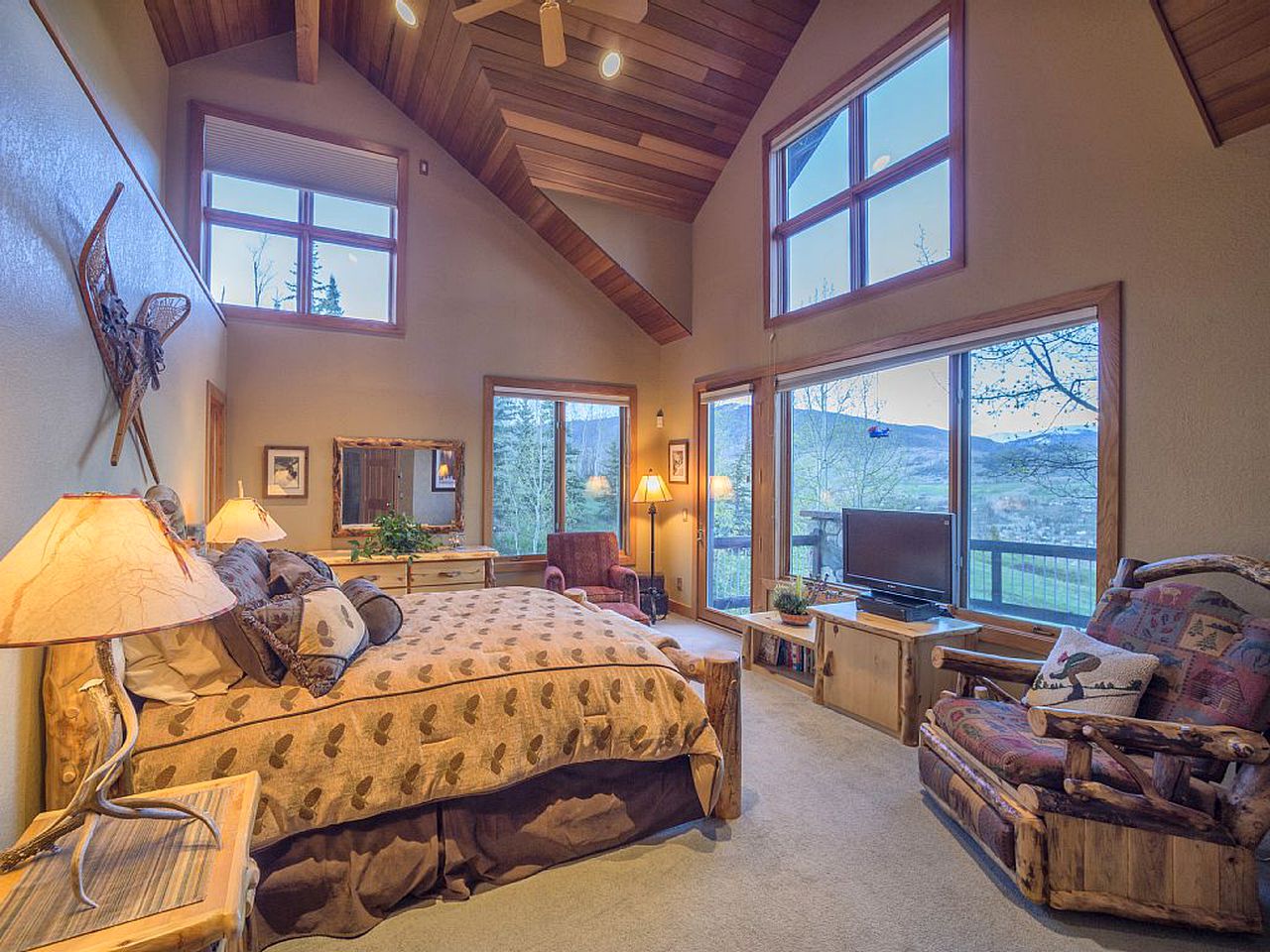 Luxury Five-Bedroom Villa in Gated Community near Copper Mountain, Colorado