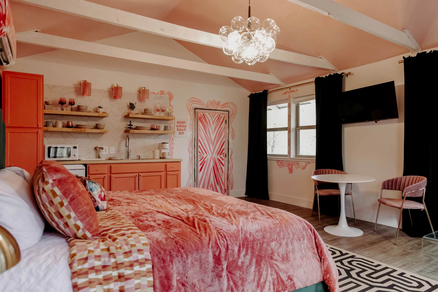 Charm in the Mountains: Your Nicest Getaway Awaits at Our One-of-a-Kind Tracy City Cabin