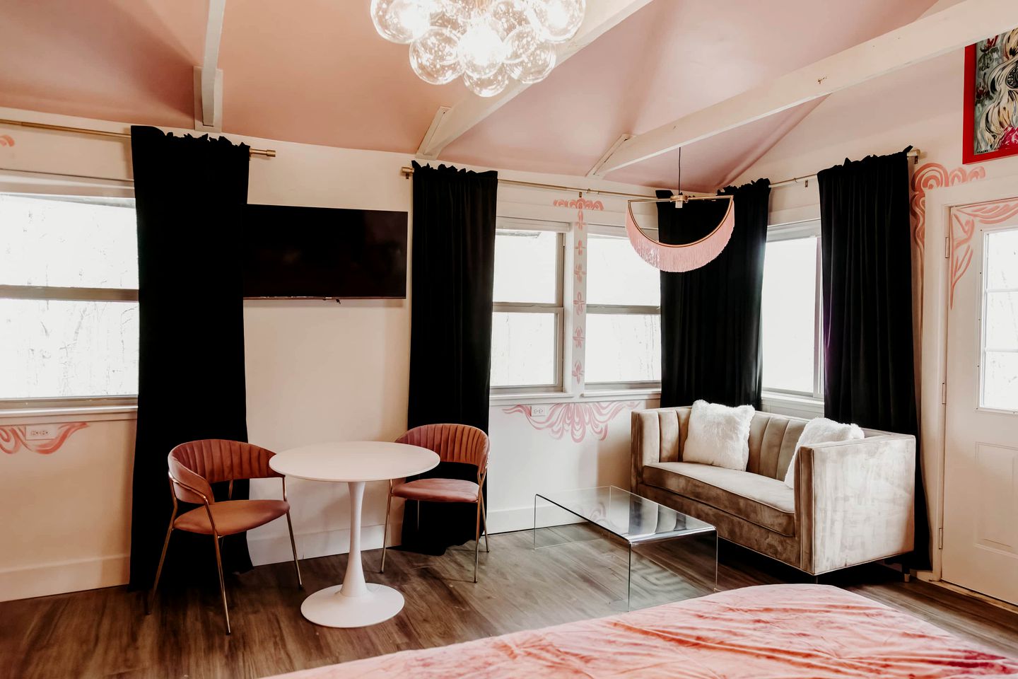 Charm in the Mountains: Your Nicest Getaway Awaits at Our One-of-a-Kind Tracy City Cabin