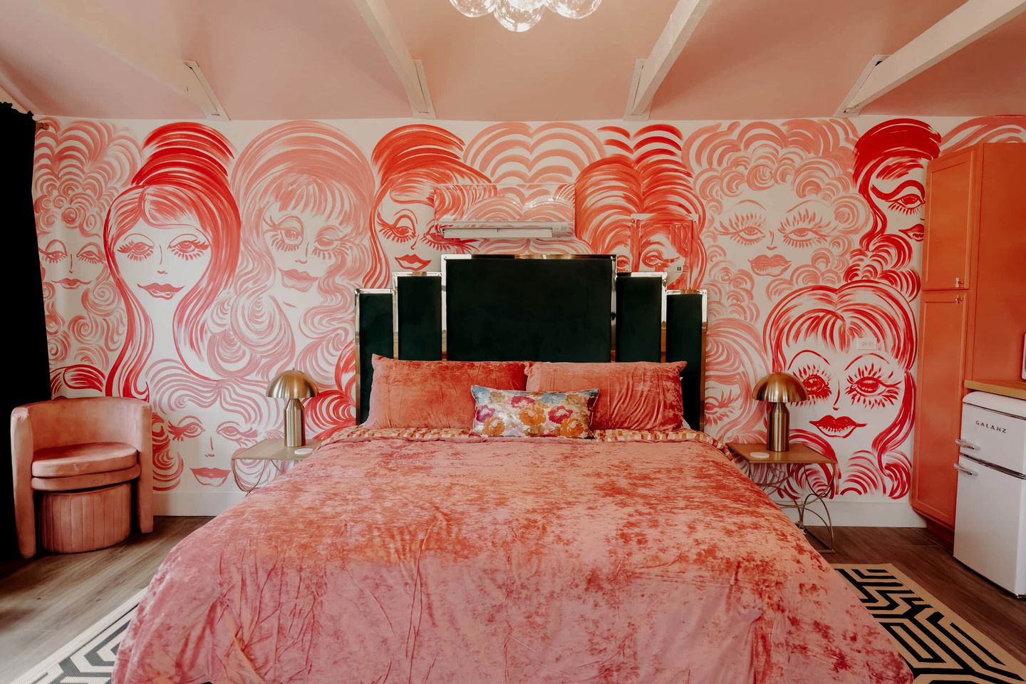 Charm in the Mountains: Your Nicest Getaway Awaits at Our One-of-a-Kind Tracy City Cabin