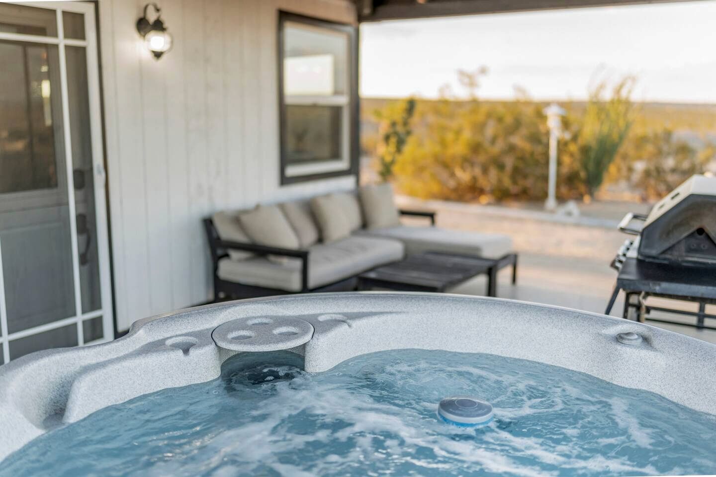 Quiet Rustic-Modern Chalet Near Joshua Tree National Park in Twentynine Palms, California