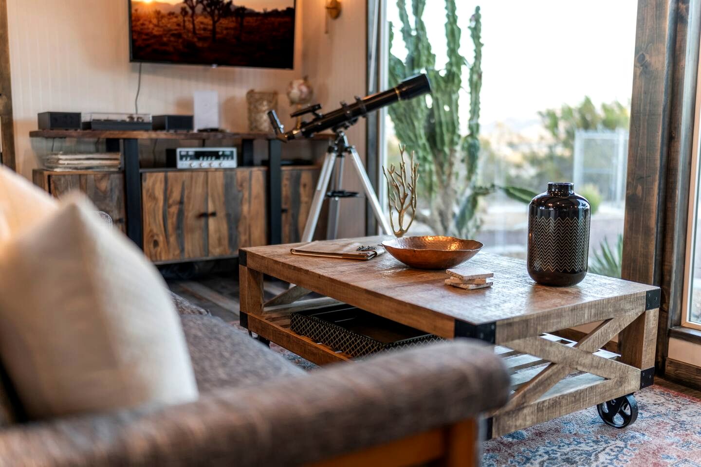 Quiet Rustic-Modern Chalet Near Joshua Tree National Park in Twentynine Palms, California