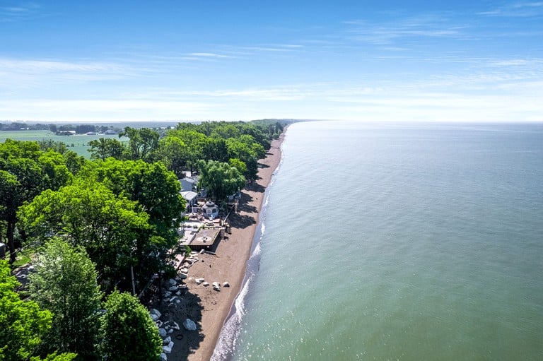 Cottages (Canada, Leamington, Ontario)