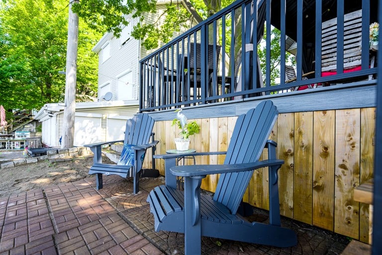 Cottages (Canada, Leamington, Ontario)