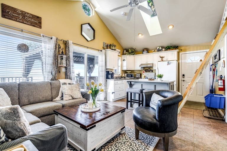 Cottages (Canada, Leamington, Ontario)