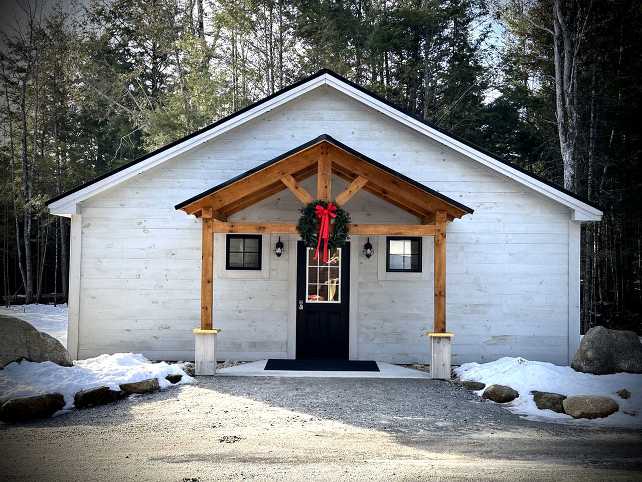 Amazing Maine Nature Escape: Comfortable Pet-Friendly Yurt near Bethel Perfect for a Romantic Glamping Getaway