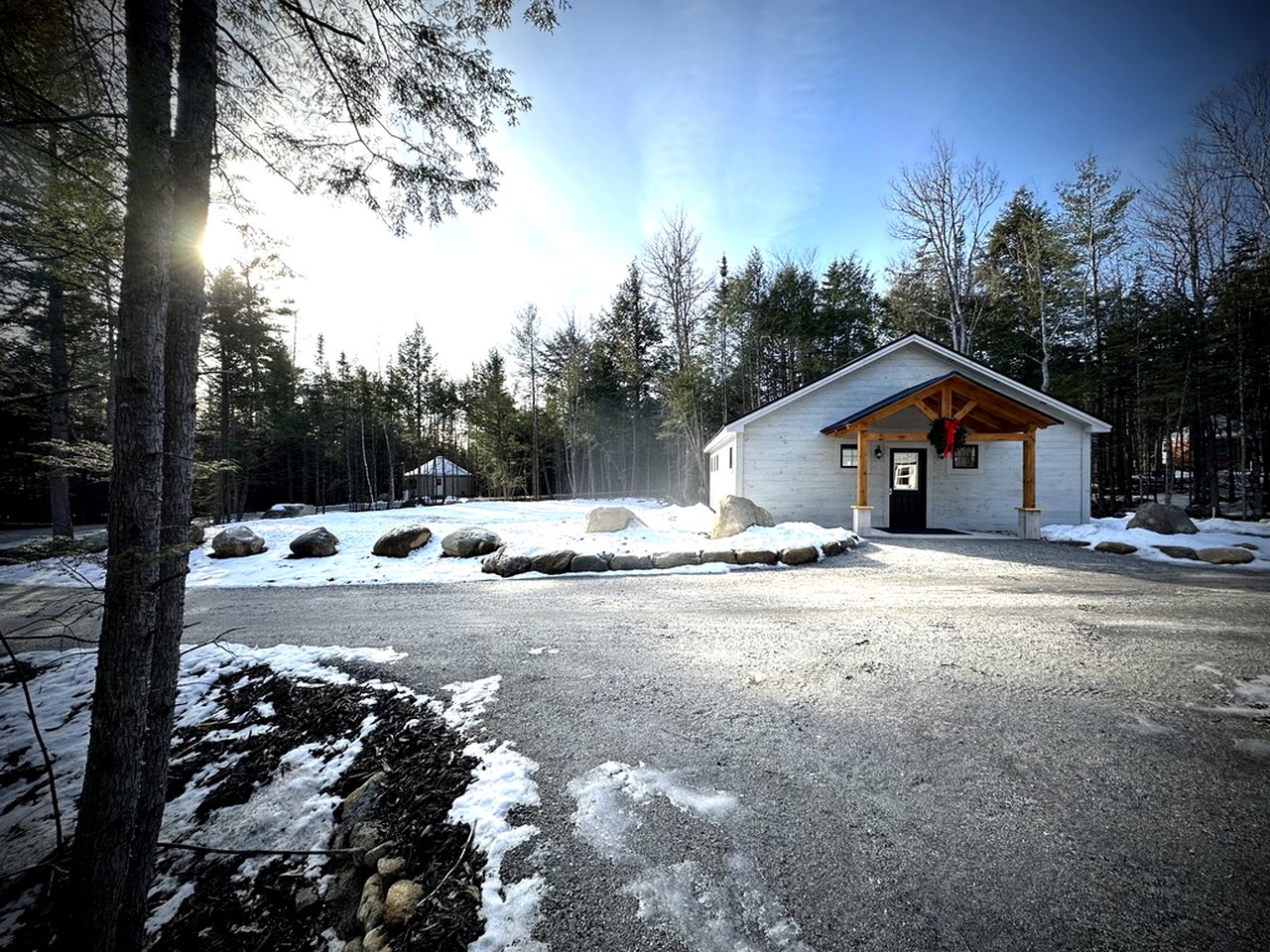 Amazing Maine Nature Escape: Comfortable Pet-Friendly Yurt near Bethel Perfect for a Romantic Glamping Getaway