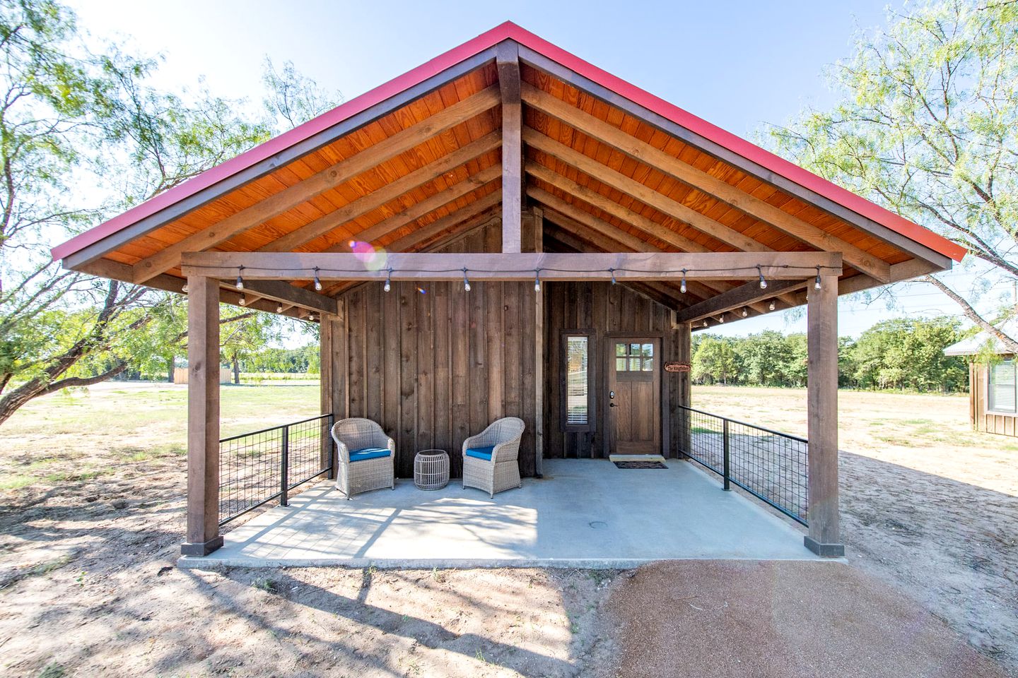 Couples Glamping Cabin for a Romantic Escape near Magnolia