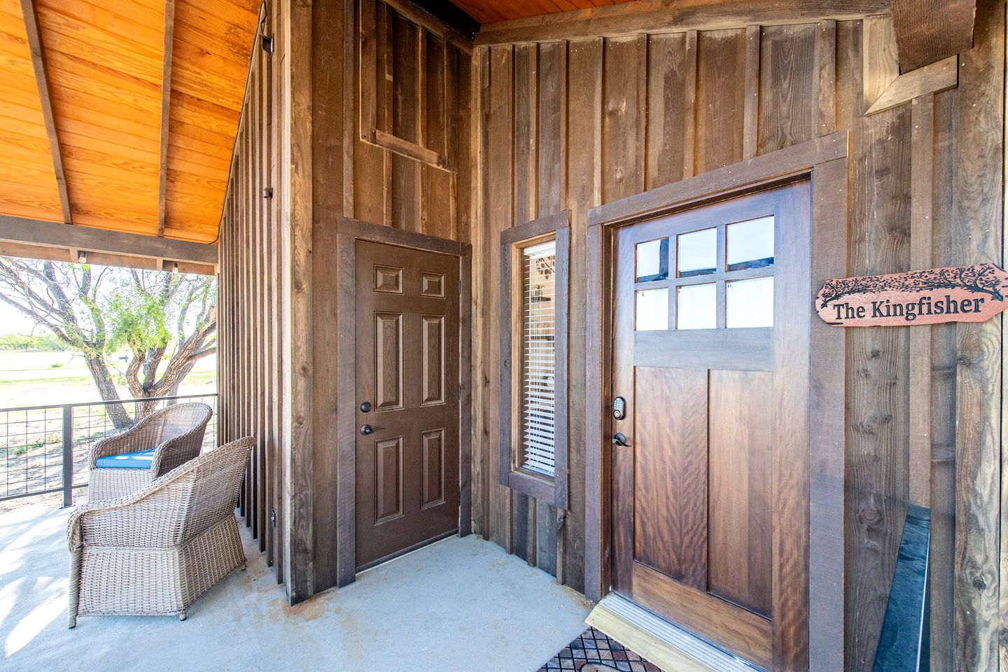 Couples Glamping Cabin for a Romantic Escape near Magnolia