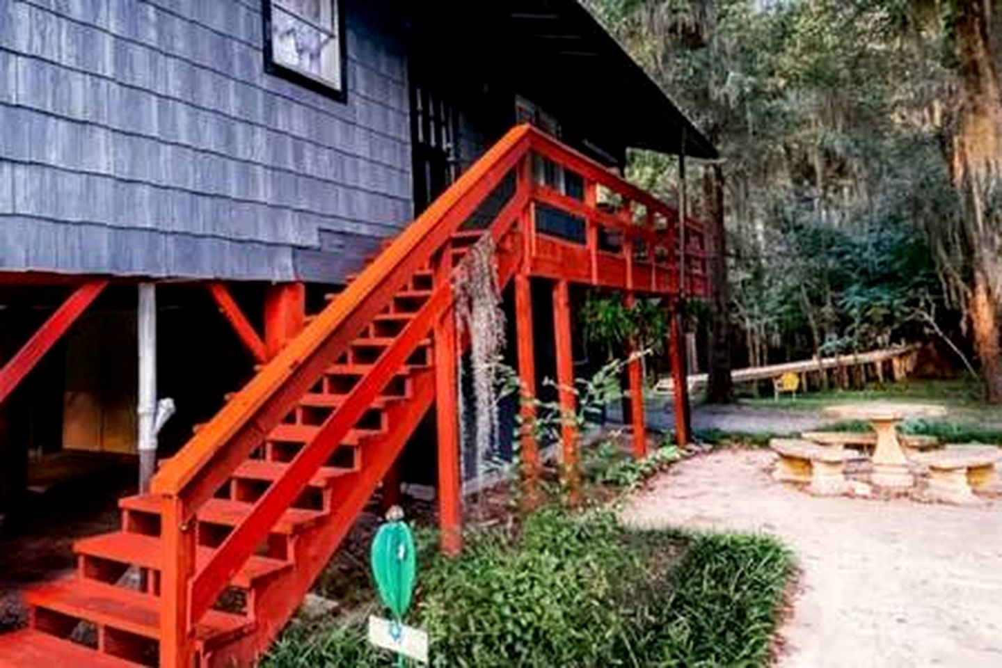 Lakefront Family Cabin with Jacuzzi, Fire Pit and Yard in Texas