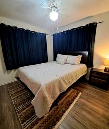 Vacation Rentals (United States of America, --, --)