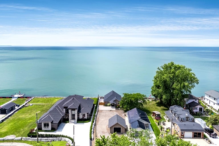 Vacation Rentals (Canada, Leamington, Ontario)
