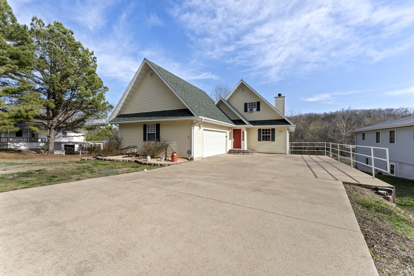 The Lake House, Cabins, Forsyth, United States of America Glamping Hub