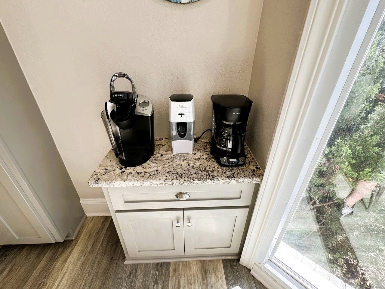 Spacious Lakefront House with Deck & EV Charging Near Oaklawn Casino in Hot Springs, AR