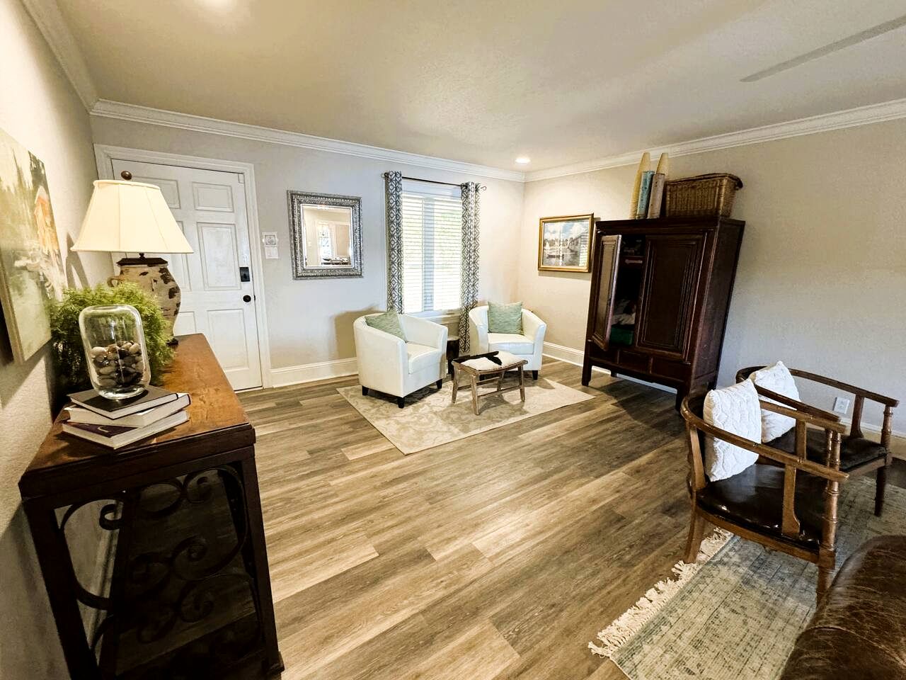 Spacious Lakefront House with Deck & EV Charging Near Oaklawn Casino in Hot Springs, AR