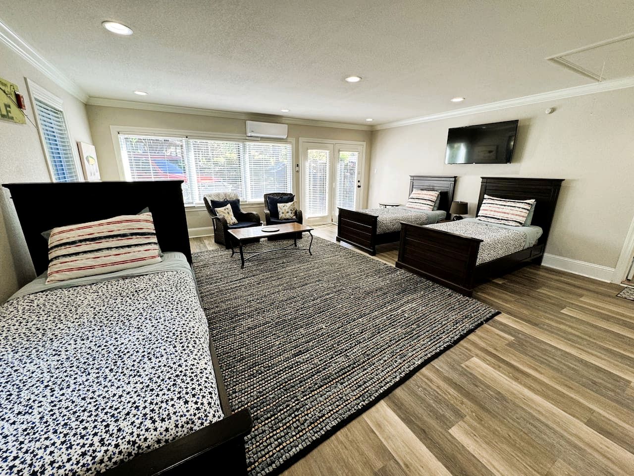 Spacious Lakefront House with Deck & EV Charging Near Oaklawn Casino in Hot Springs, AR